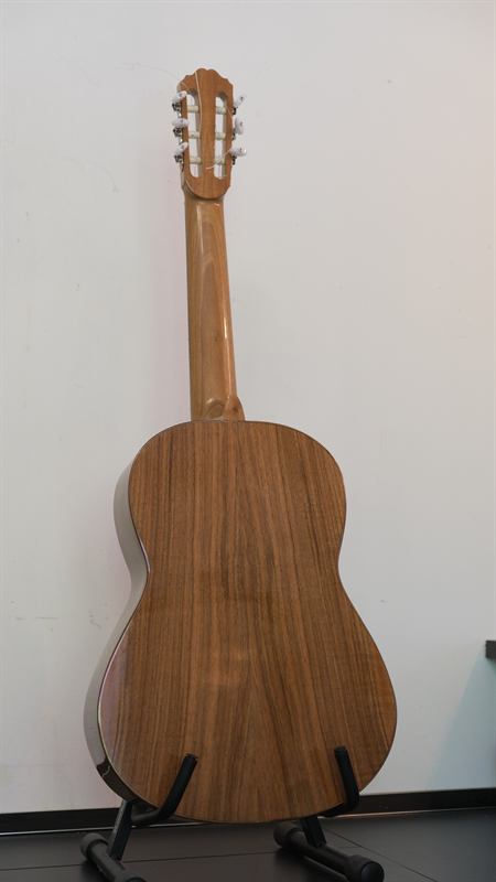 Fondo in noce massello della chitarra